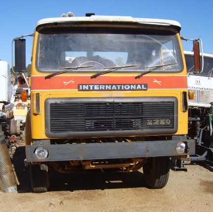 1986 INTERNATIONAL ACCO 2250D