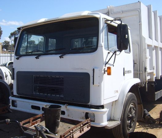 1994 INTERNATIONAL ACCO 2350E